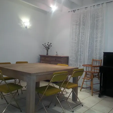 Jolie Maison 2 Chambres - Jardin Дом отдыха